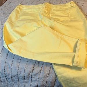 Butter yellow ankle cut pants. Size 16